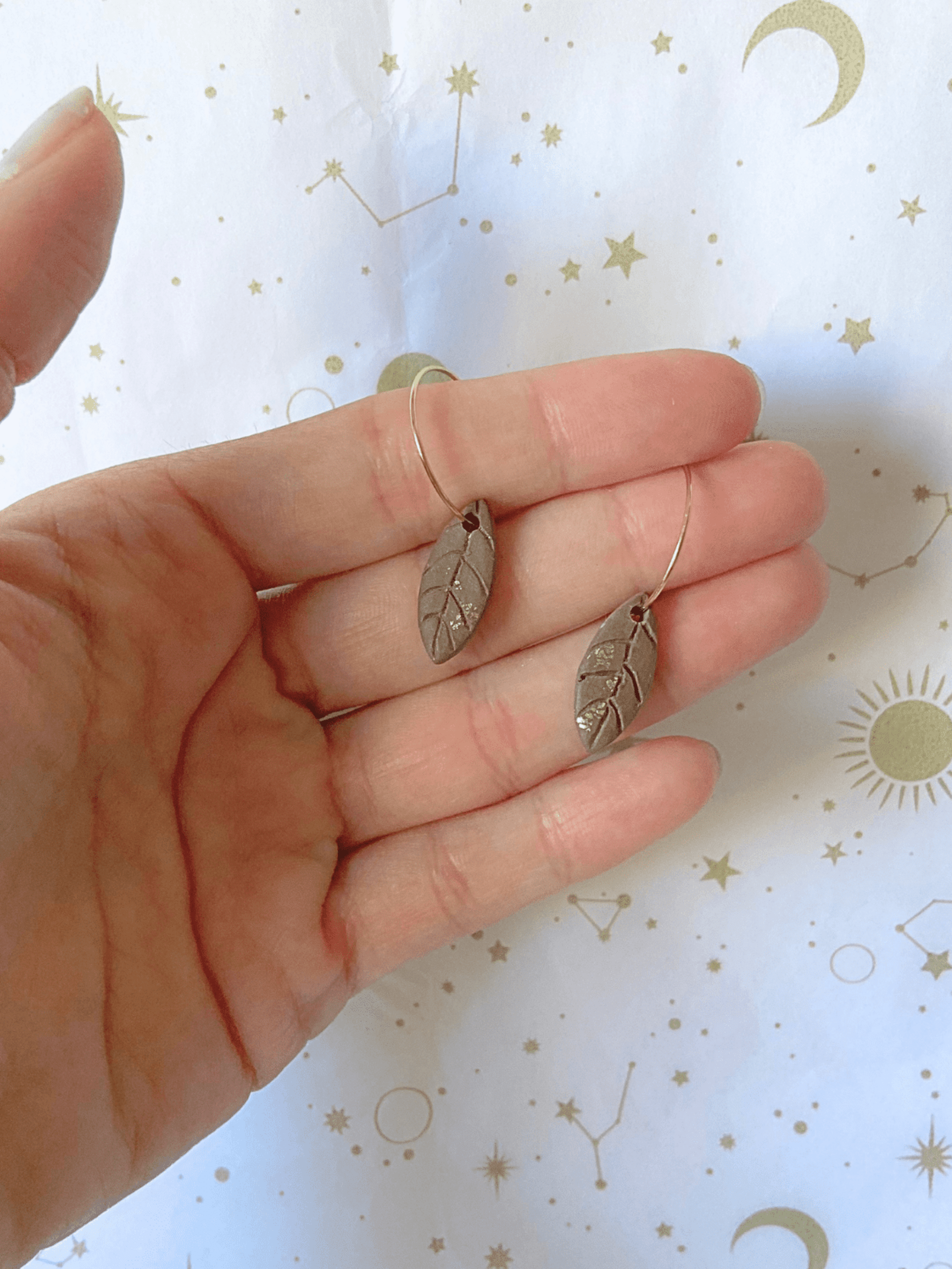 Pendientes de Aro "Hoja de Otoño" | Arcilla Grabada Estilo Nature - 2